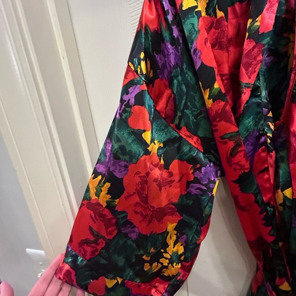 Victoria’s Secret- Floral Gown and Matching Robe- Size Medium - Picture 9 of 11